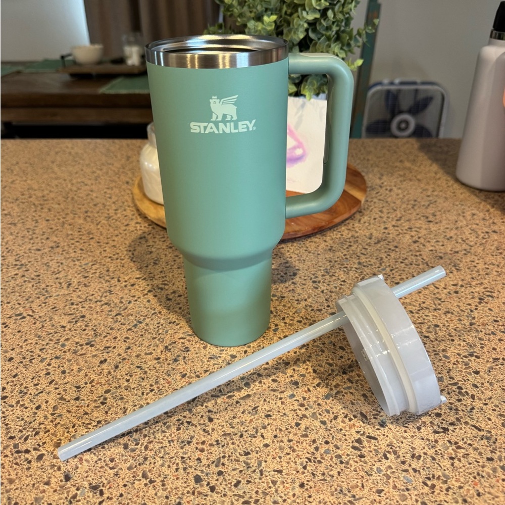 Stanely Quencher 2.0 Flowstate Tumbler - 40oz